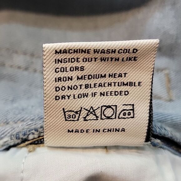 JW Signature Denim Dolphin Hem Shorts - Picture 8 of 15